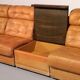 Superbe ensemble de canapés modulaires en cuir cognac des années 1970.