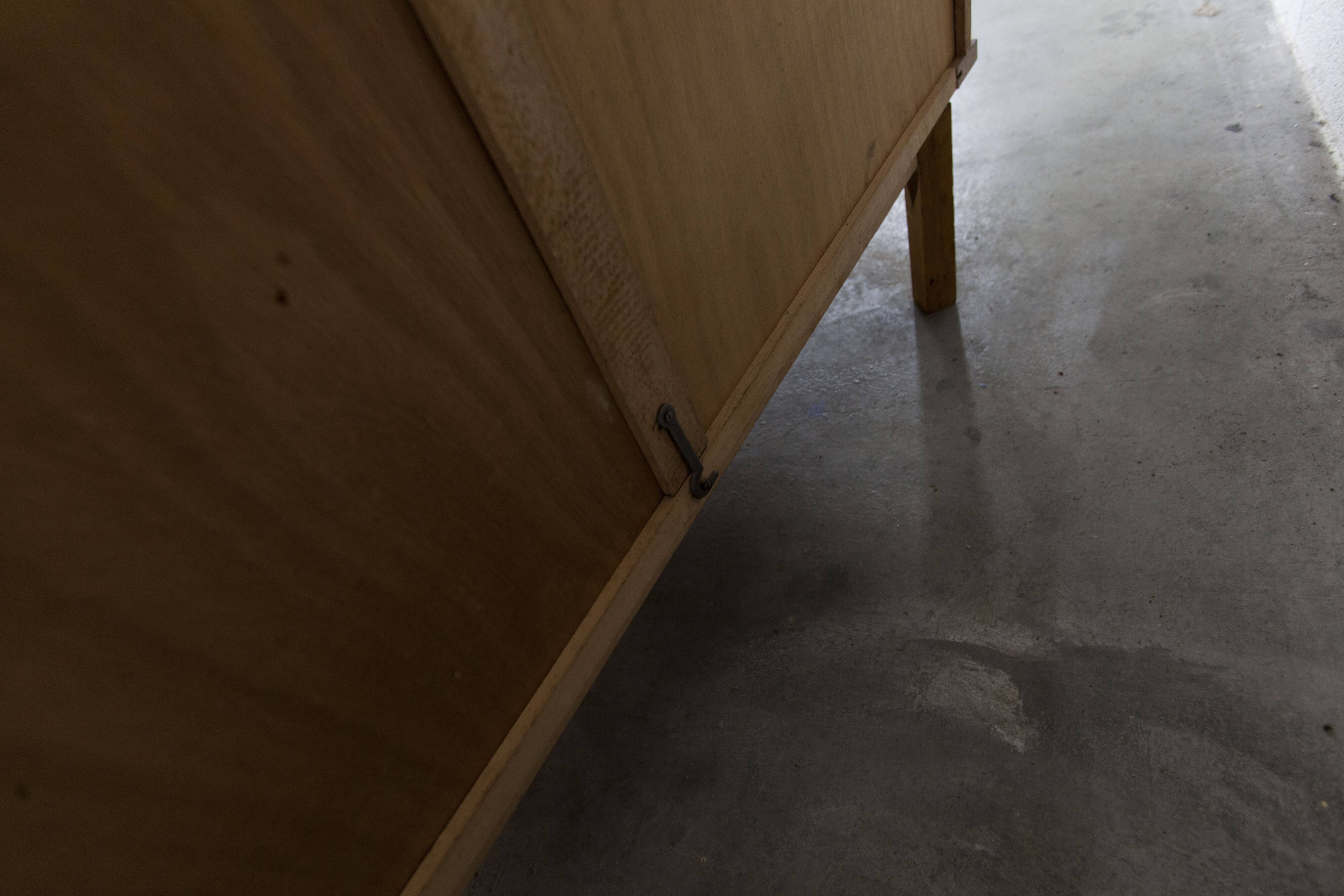 Armoire penderie 1950 pieds compas portes coulissantes plateau neuf