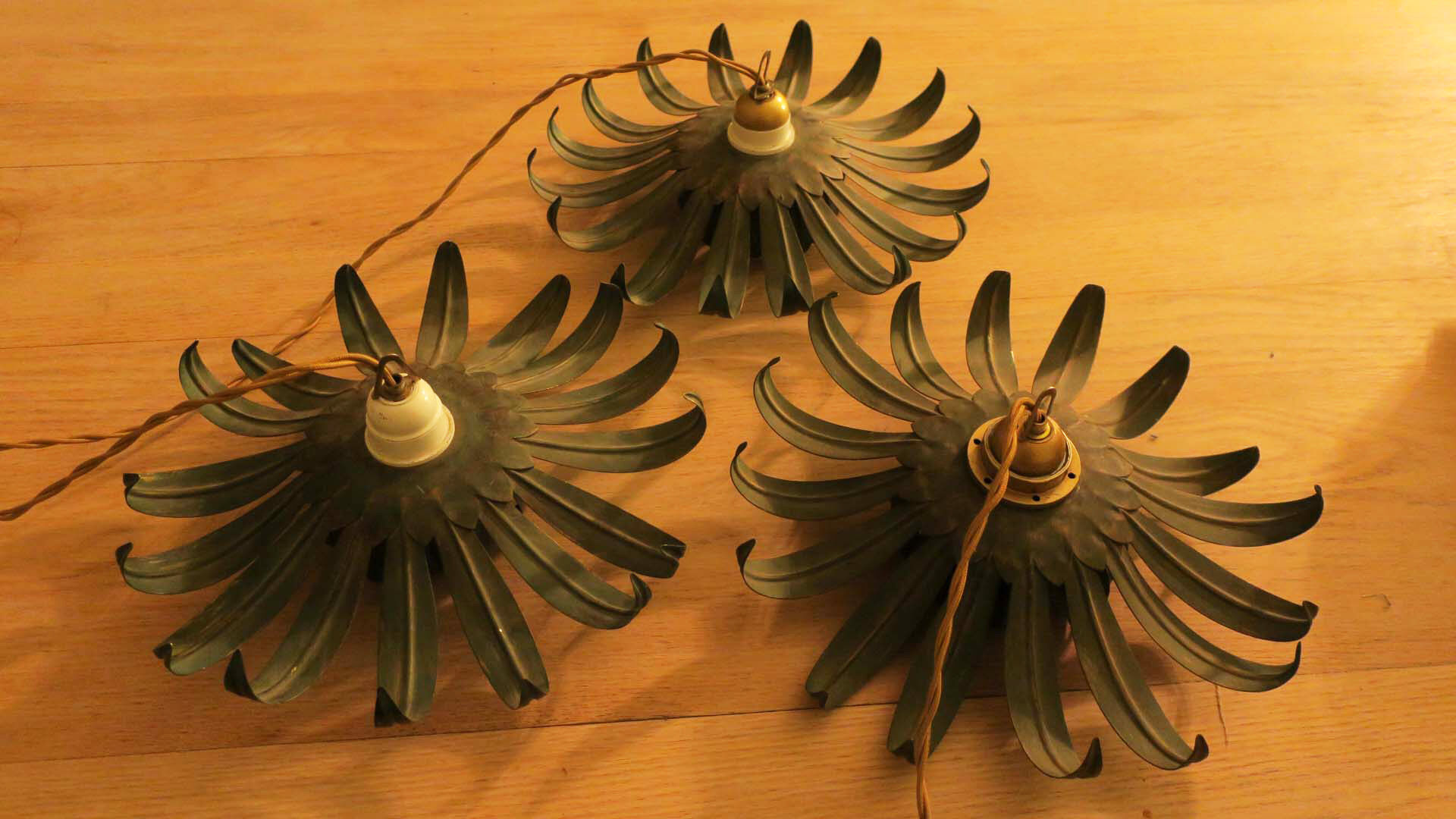 Set of 3 vintage vine leaf shaped pendant lights 1970s