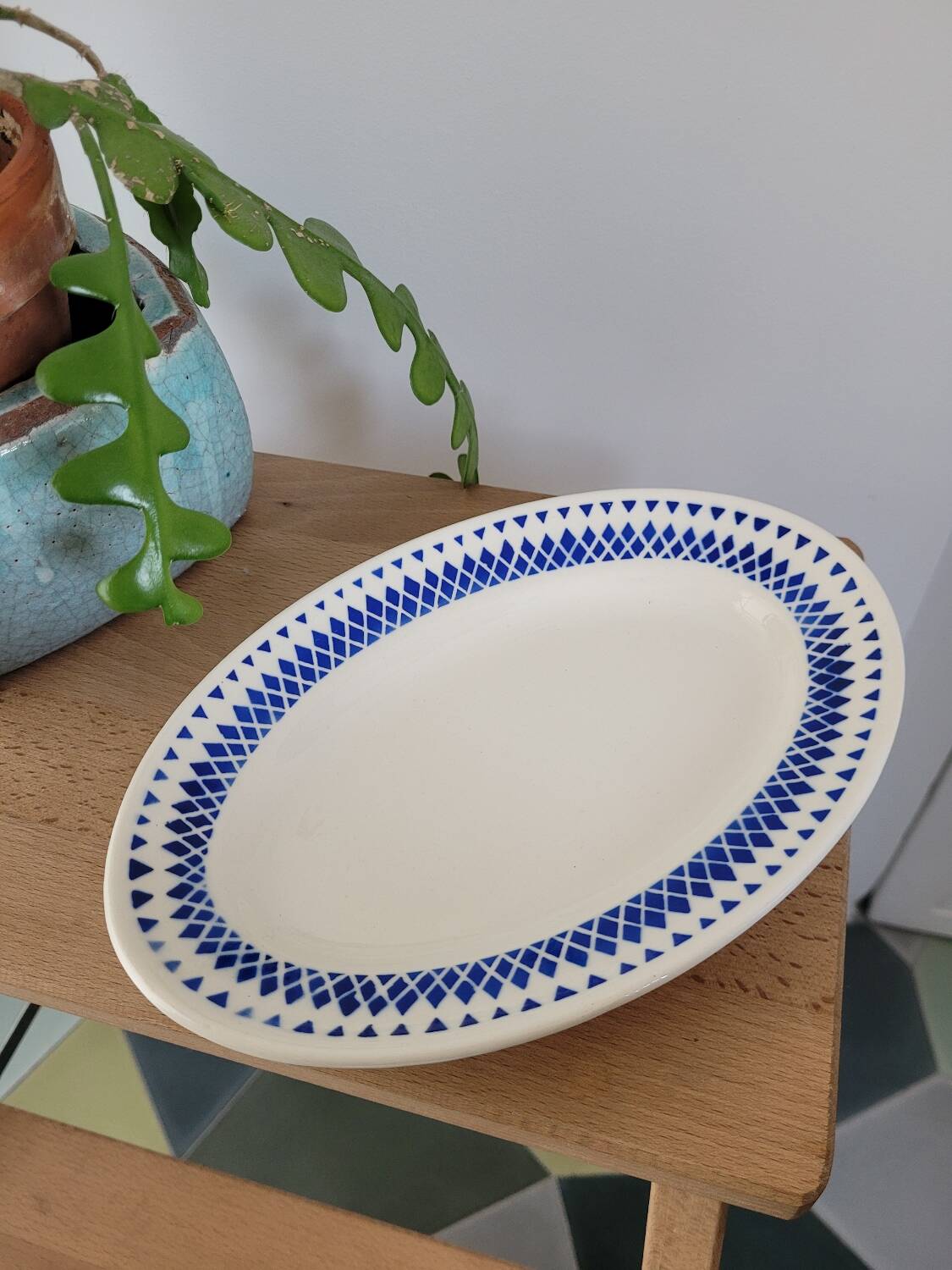 Badonviller porcelain dish with diamond pattern