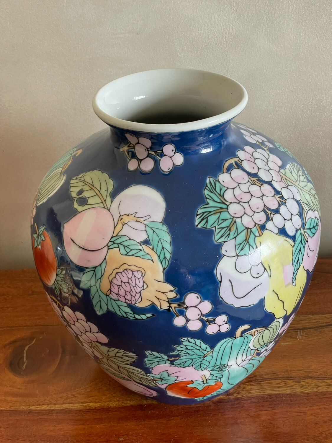 Chinese ball vase floral decoration