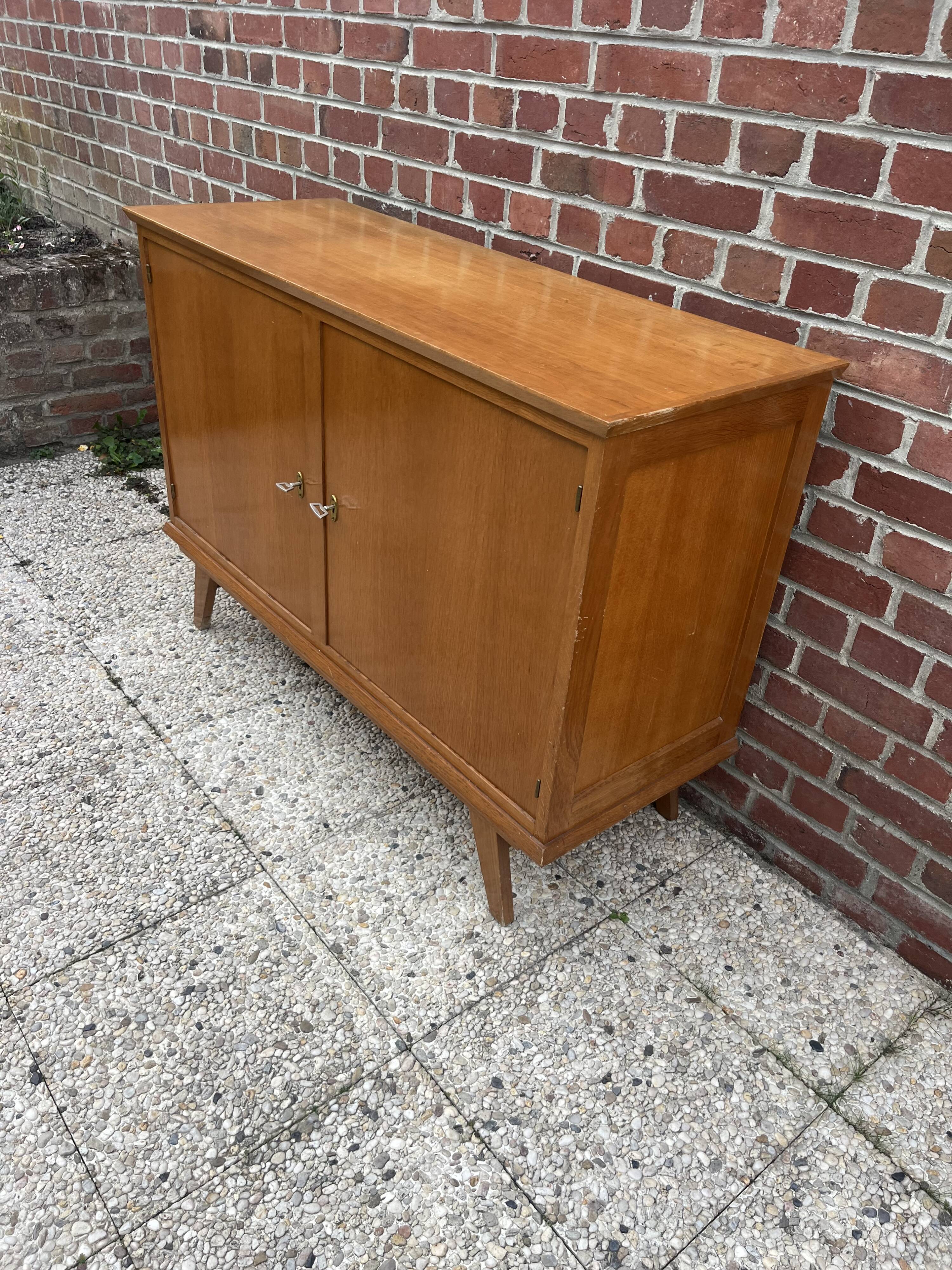 Commode vintage pieds compas