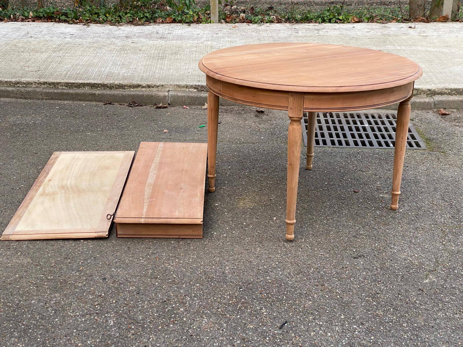 Renovated Louis Philippe round extendable dining table 110-200cm 19th century