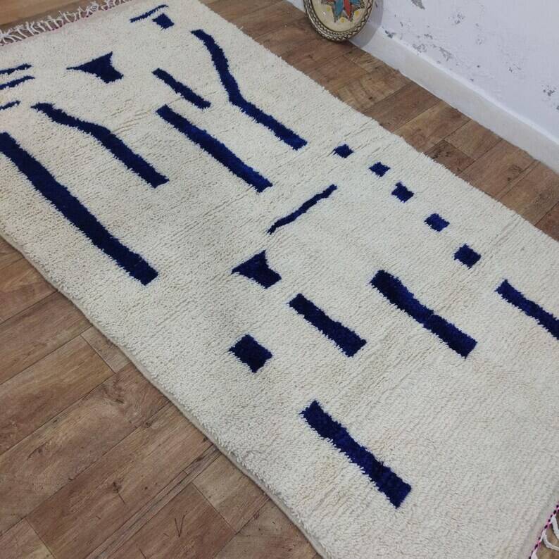 Handmade Moroccan rug 250cm x 150cm