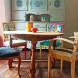 Round oak table/dining table/solid wood table/large table
