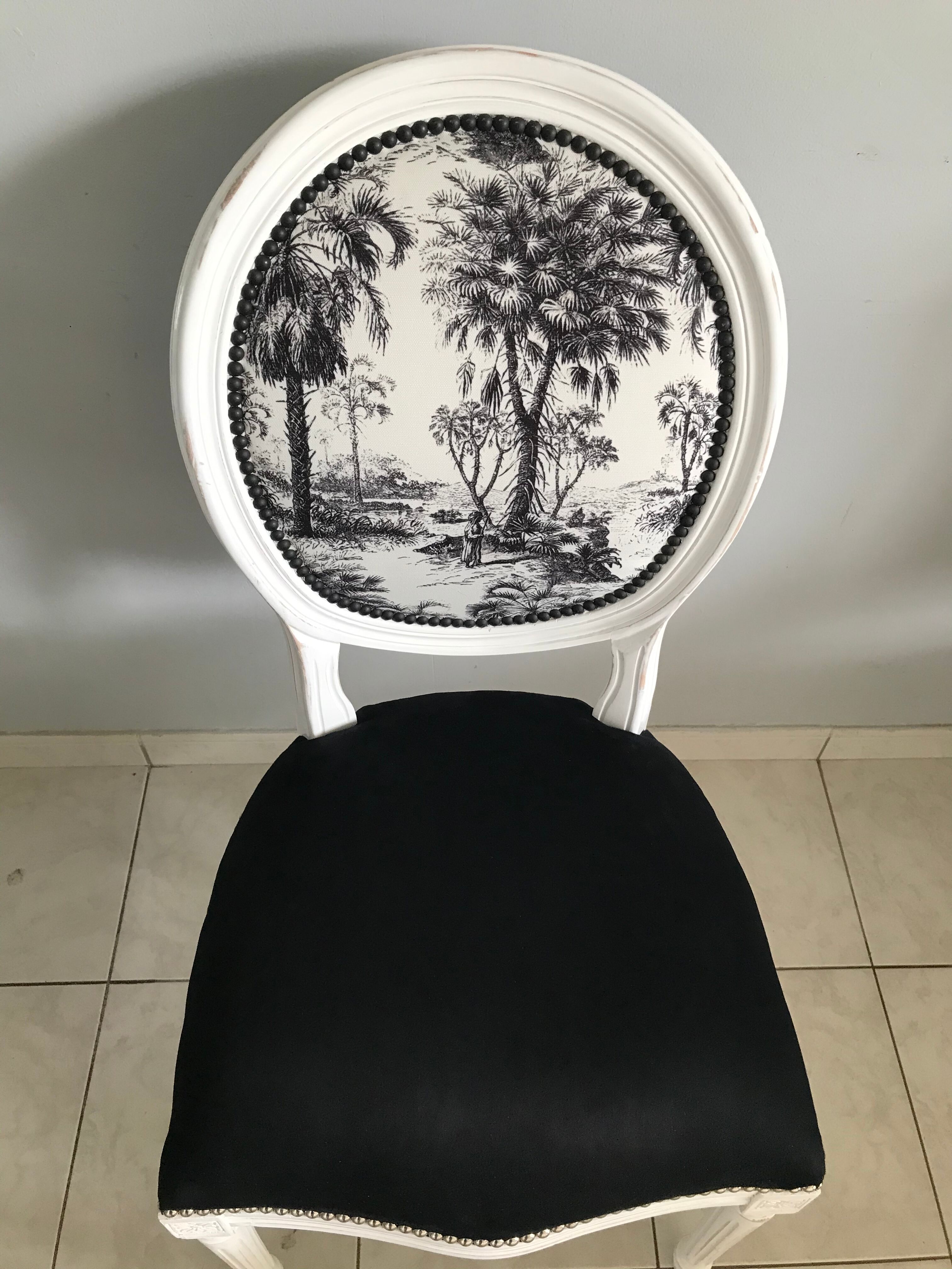 Medallion chair