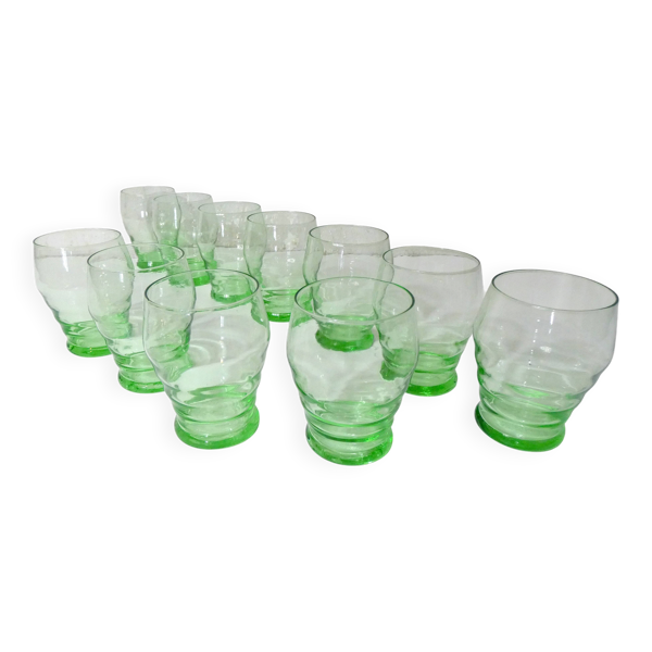 11 verres à eau en verre soufflé vintage