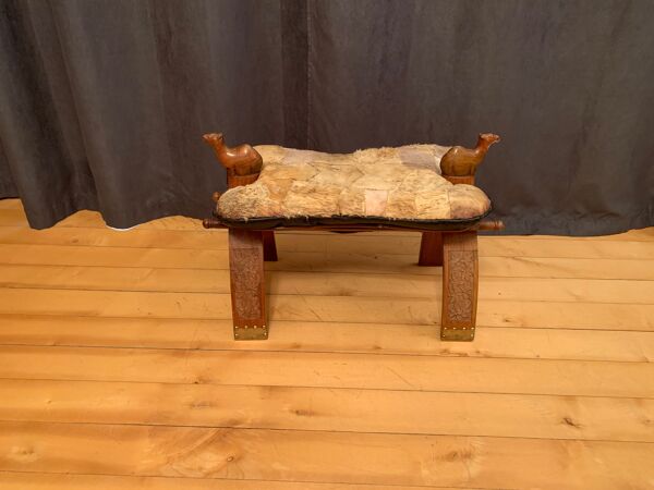 Tabouret en peau de chameau années 1960