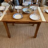 Extendable farmhouse table with 2 vintage leaves