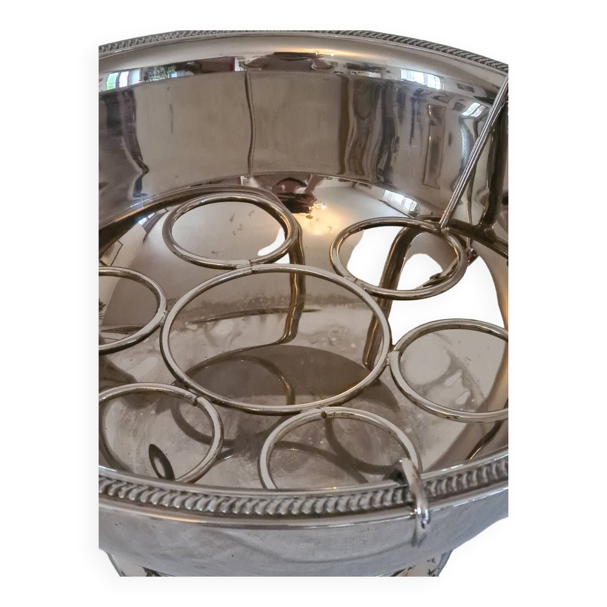 Silver metal champagne basin