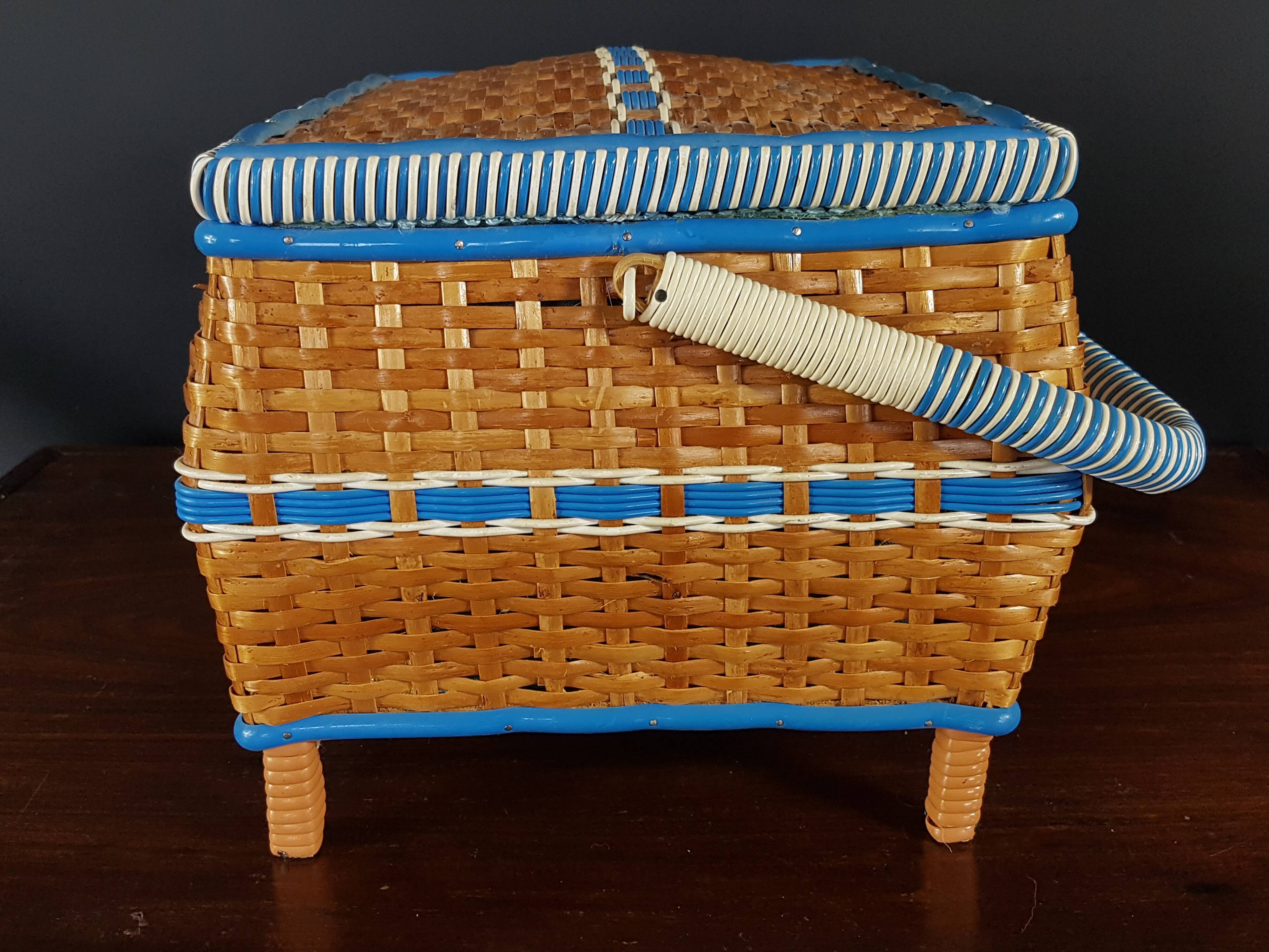 Vintage wicker sewing box 60