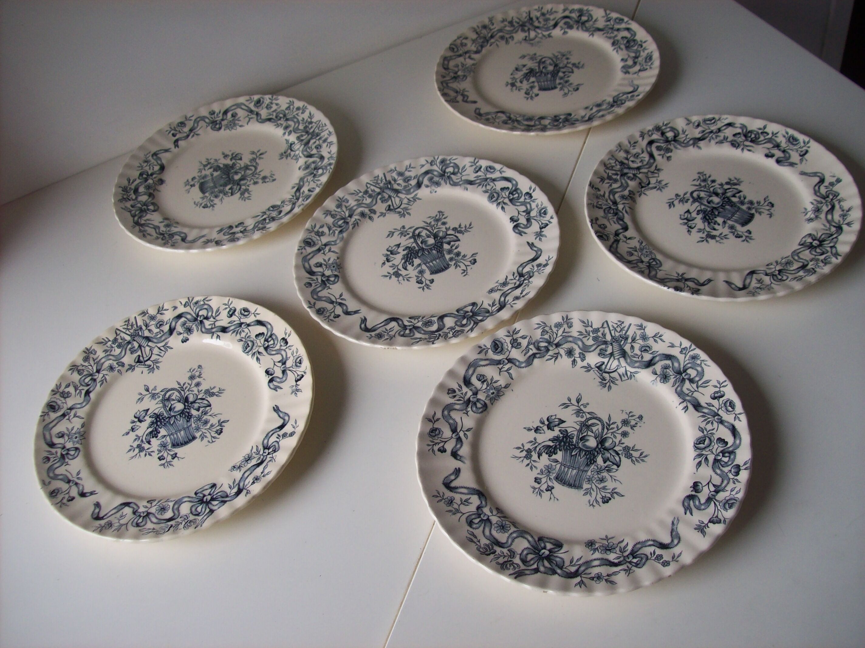 Old Longchamp plates