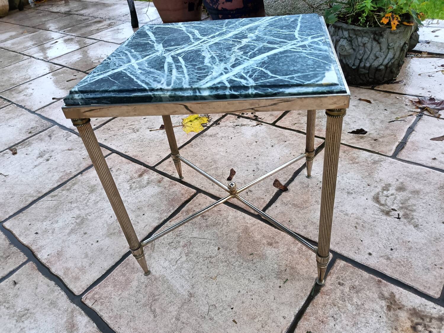 Table gigogne ancienne avec plateau marbre