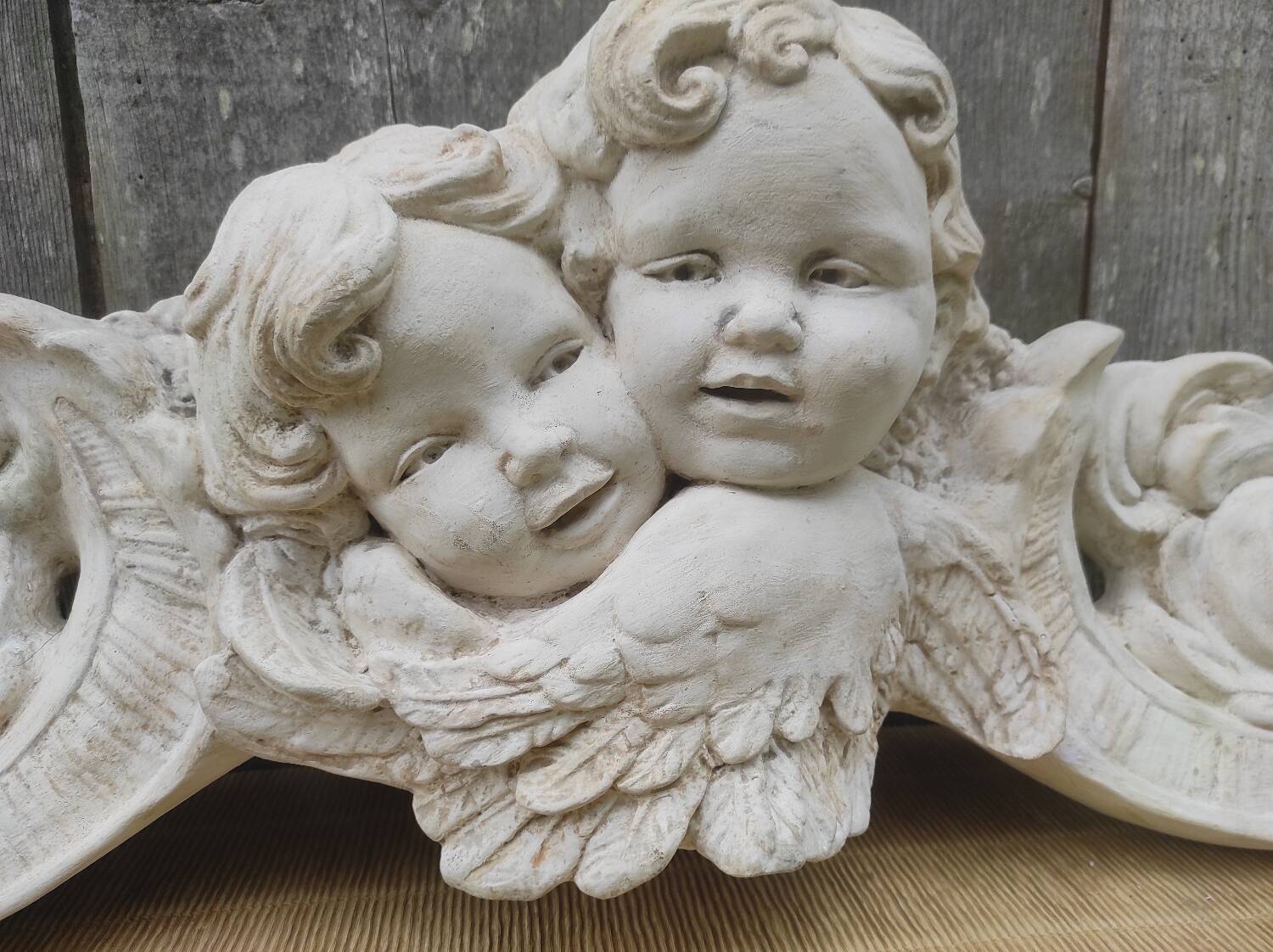 Stucco decoration depicting angels