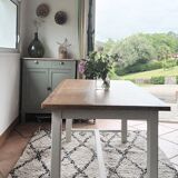 Farm table
