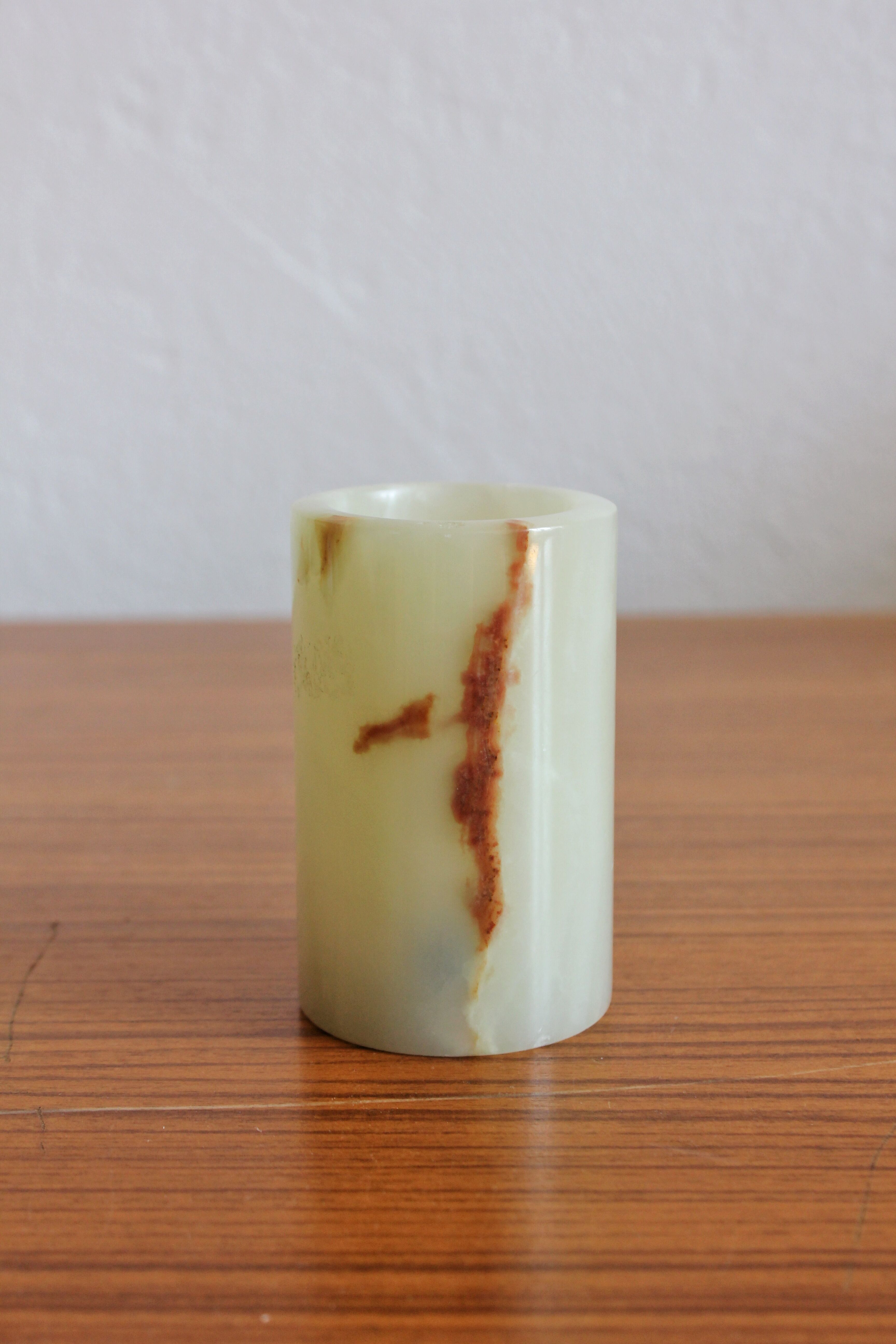 Vase en albâtre vintage
