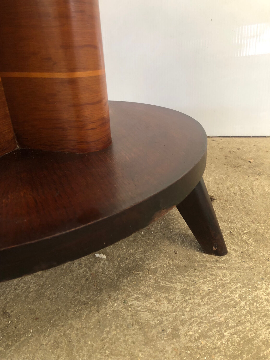 Round art deco veneer side table, France, 1920-1930s