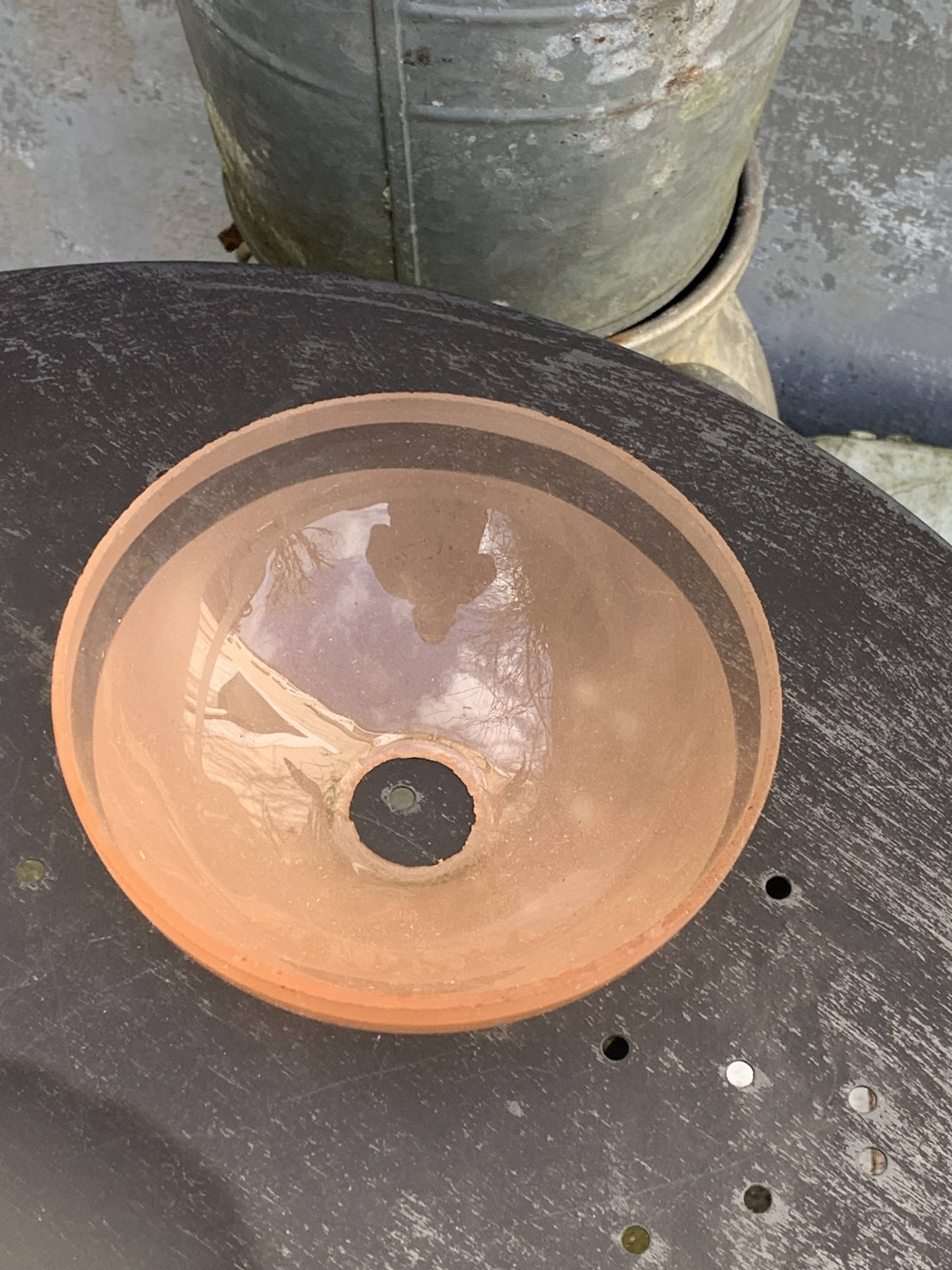 Globe coupole, en verre dépoli et verre transparent rose, Art Déco