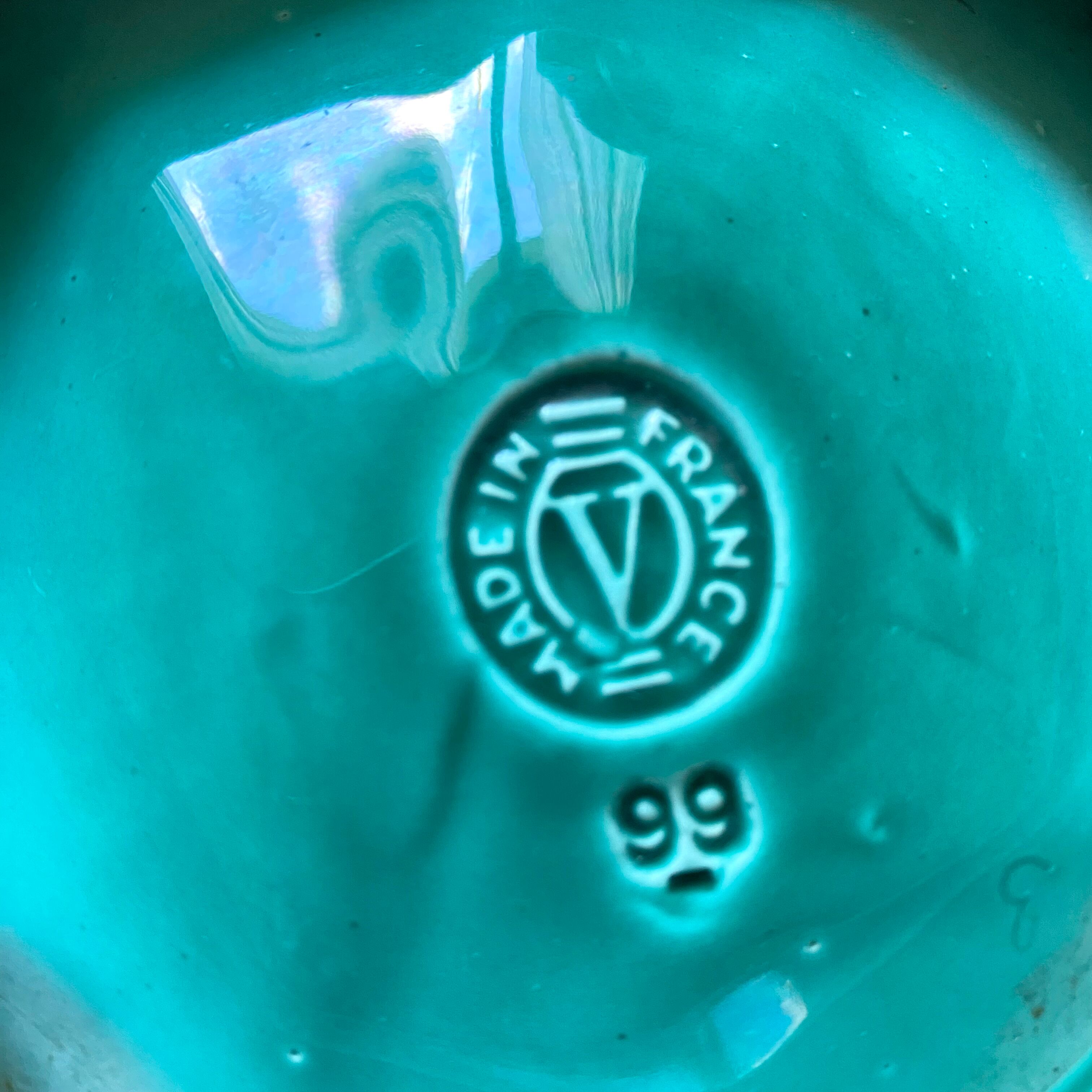 Ceramic leaf emptier