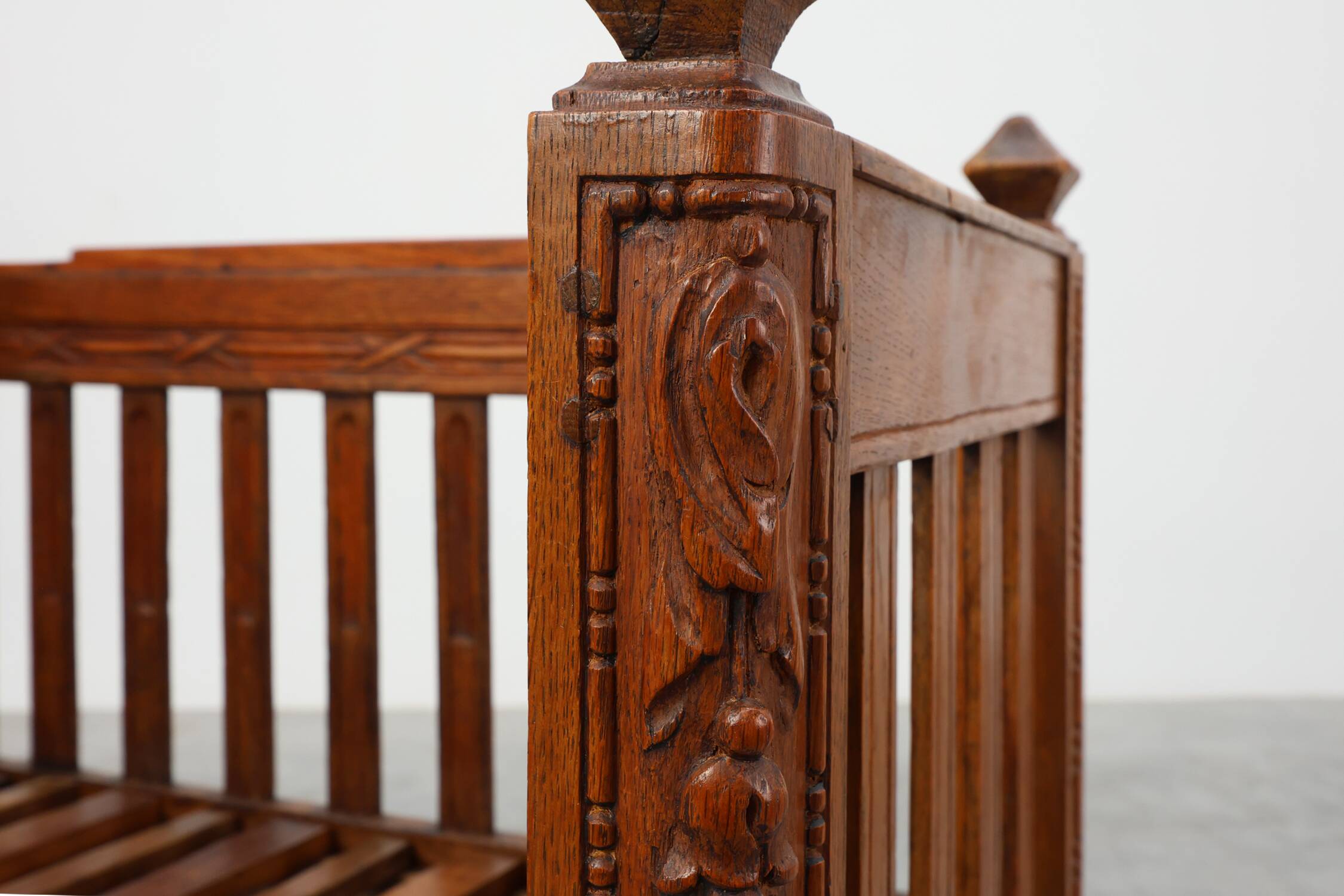 Large Arts & Crafts oak side chair, Belgium ca. 1915