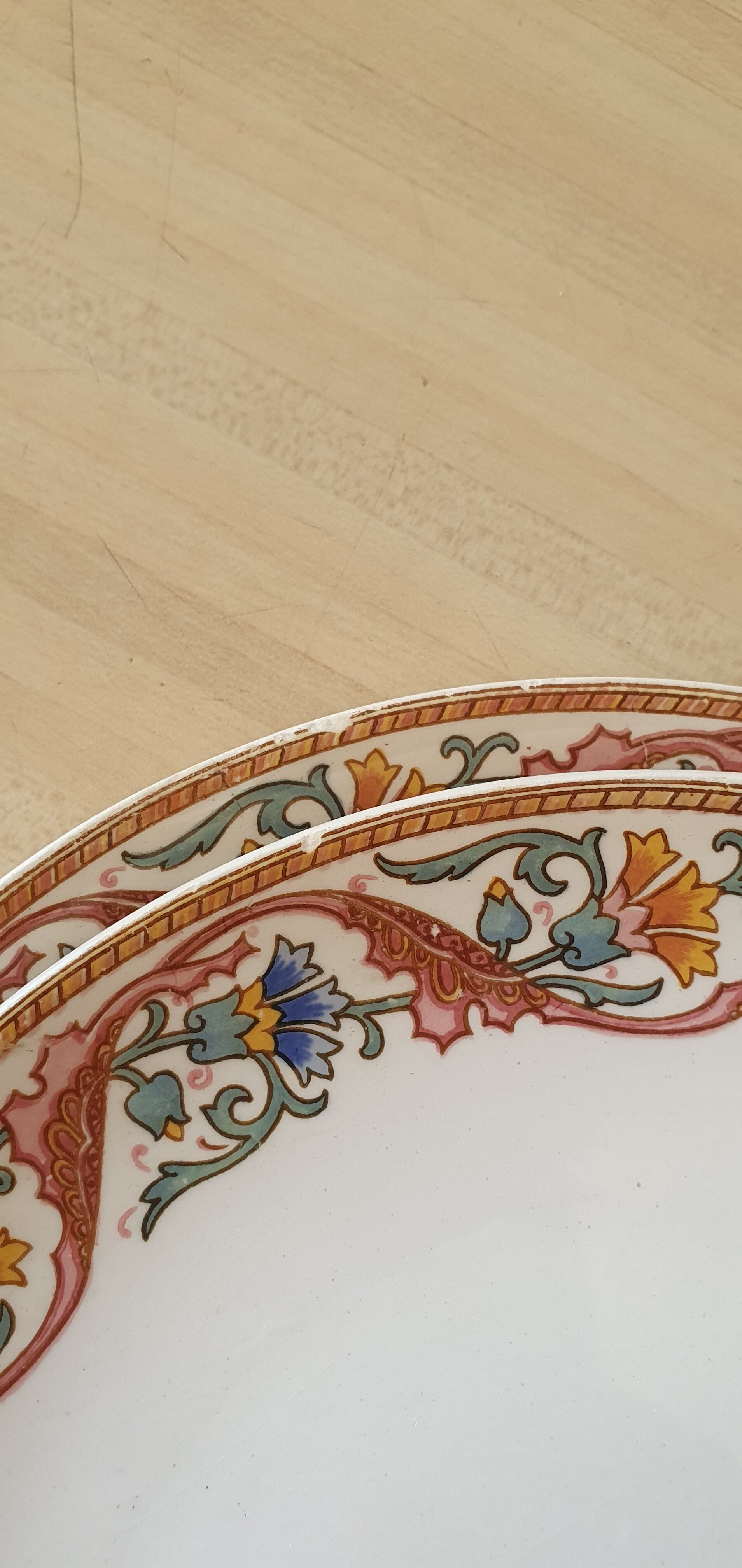 Earthenware dessert plates