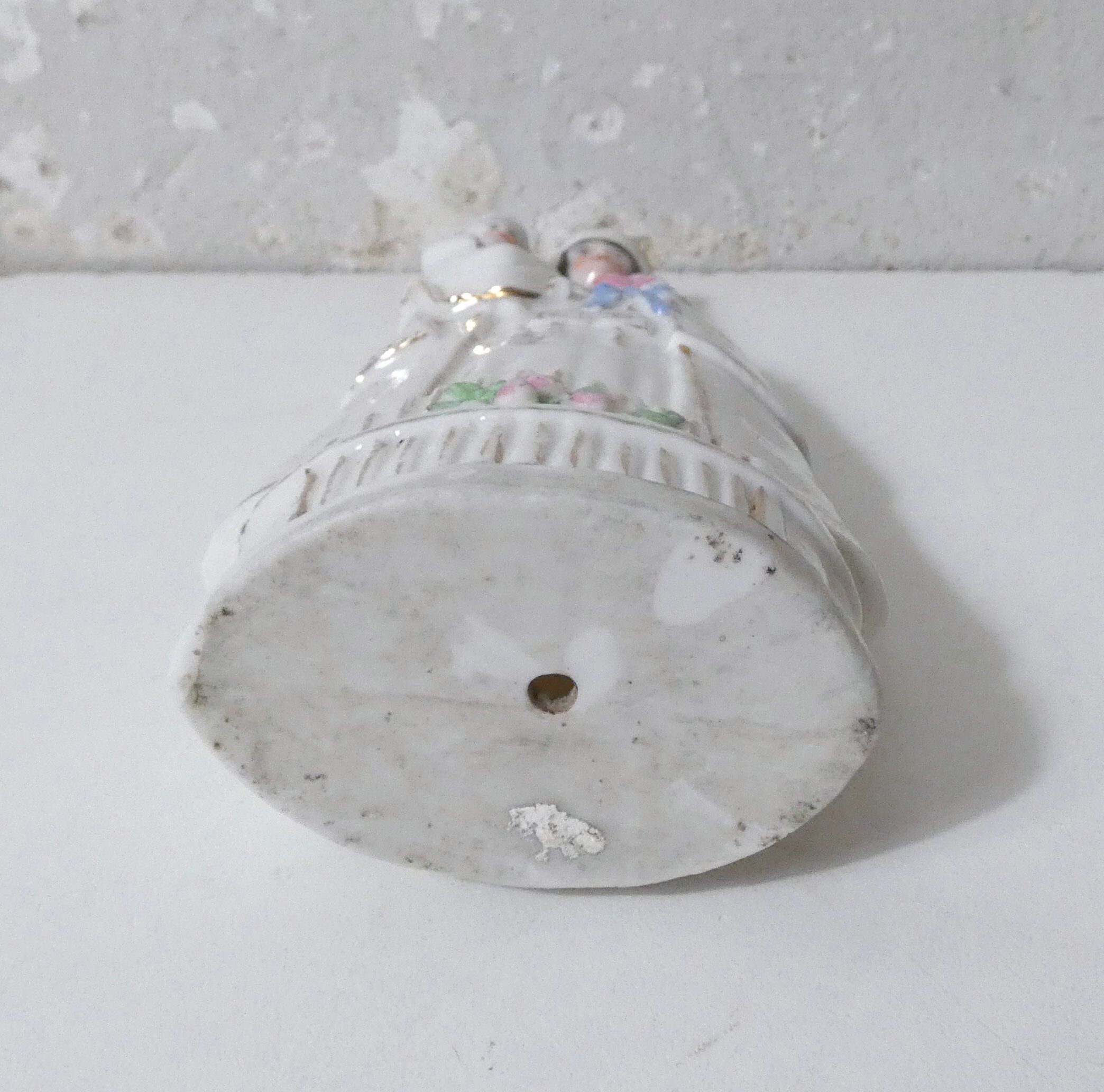 Old porcelain statue of the Virgin Mary, Notre Dame, 16.5 cm.