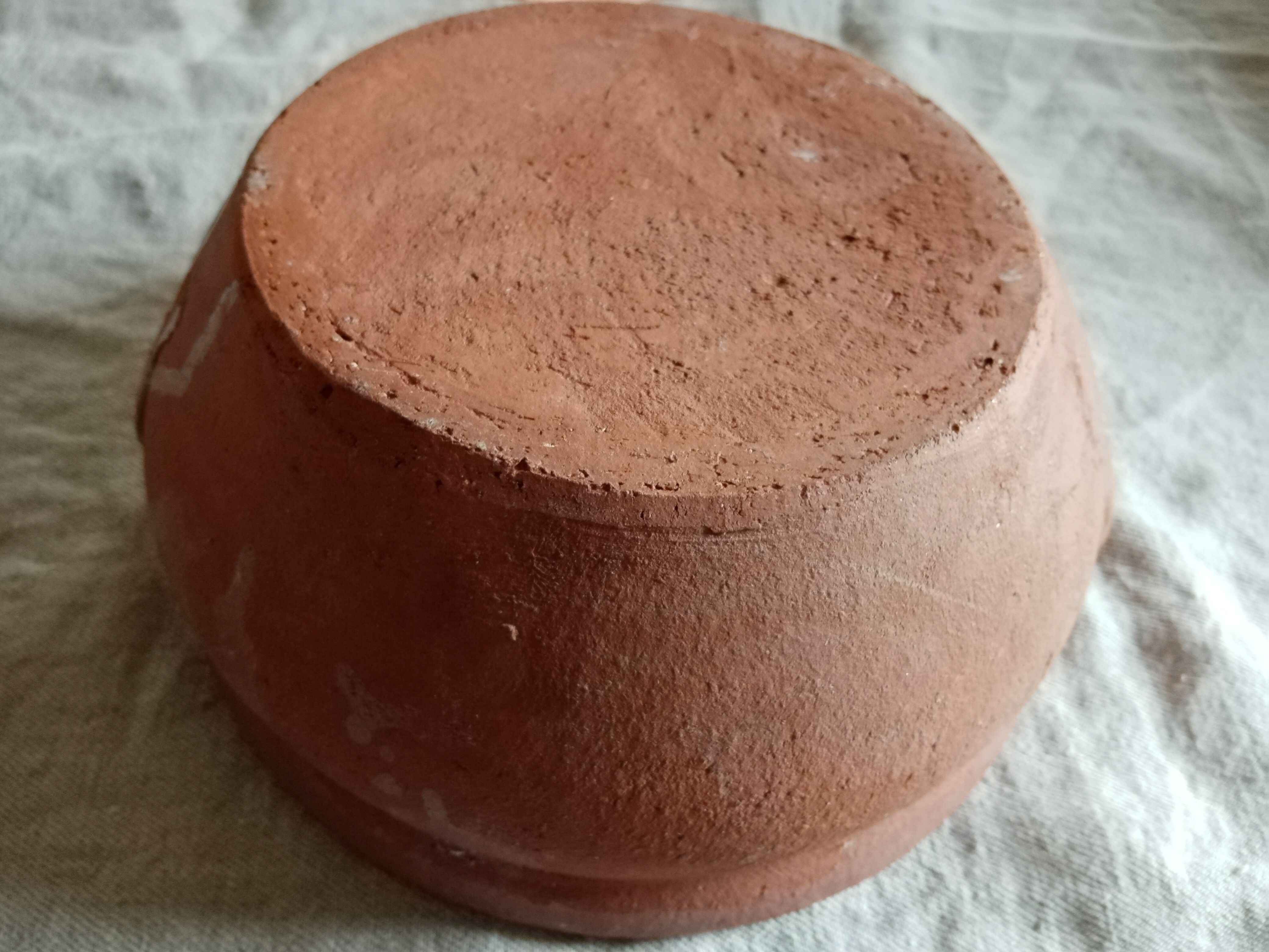Round terracotta dish