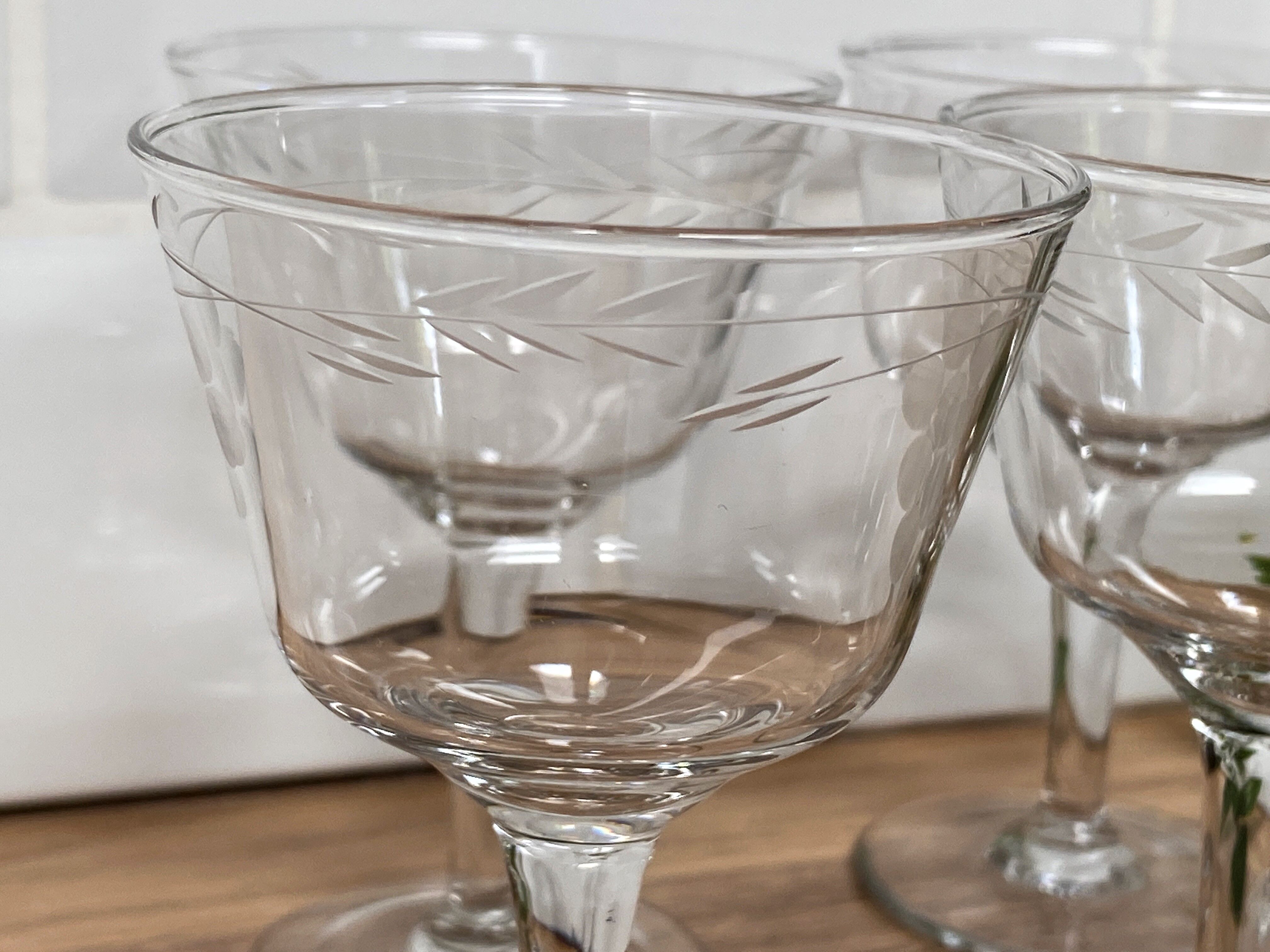 Set of 6 wine glasses in cut glass