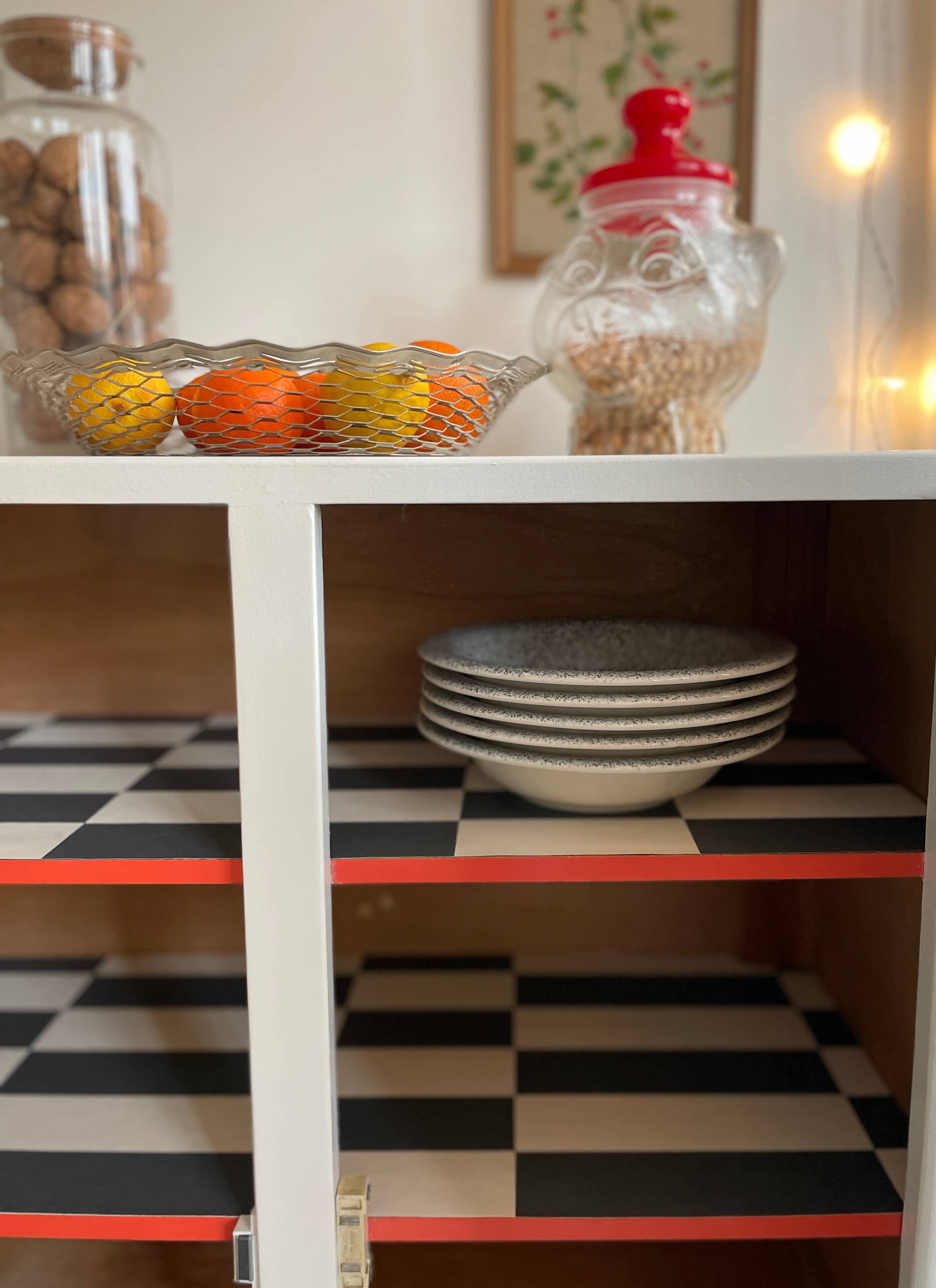 Mado style storage unit