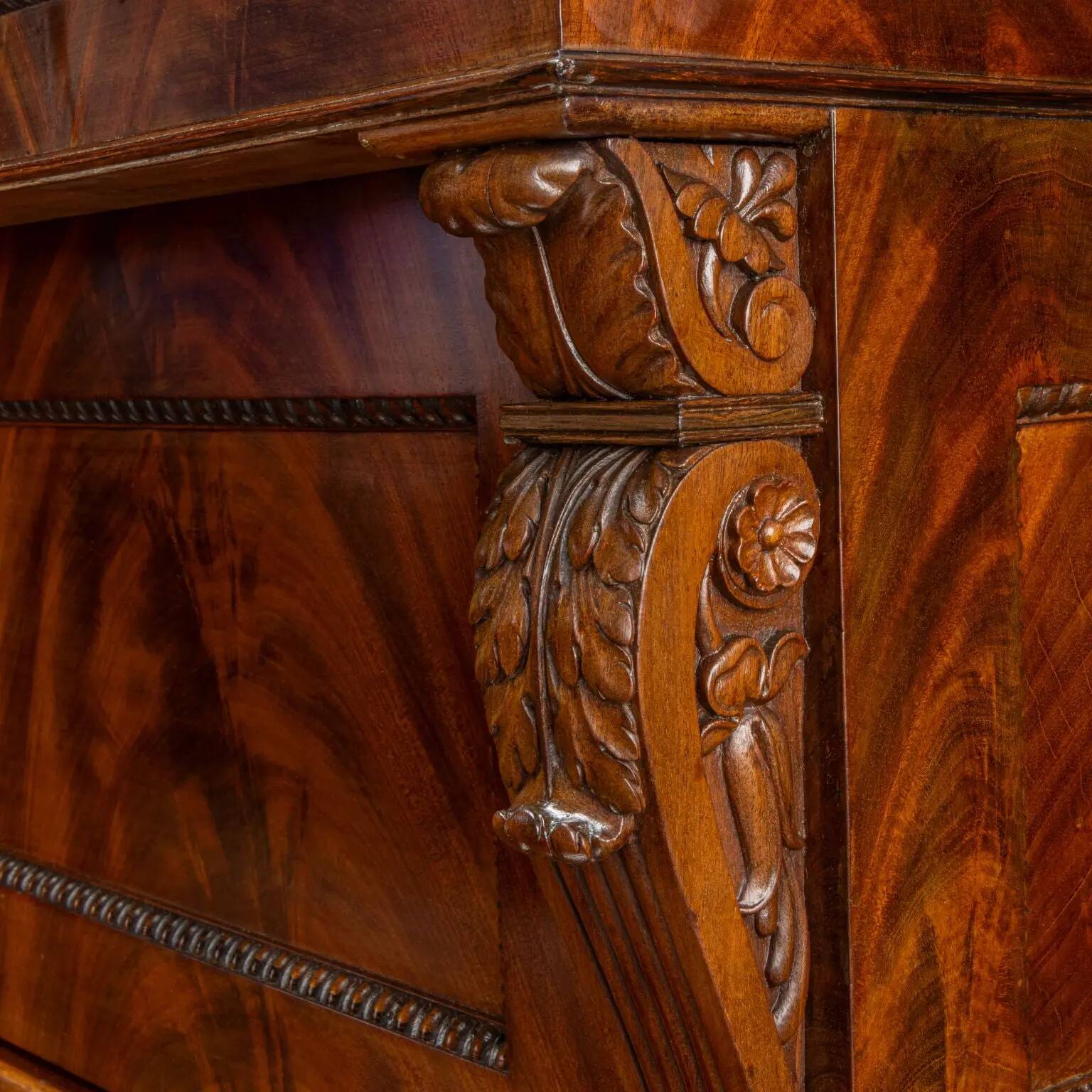 Writing desk in mahogany, Italy, 19th century