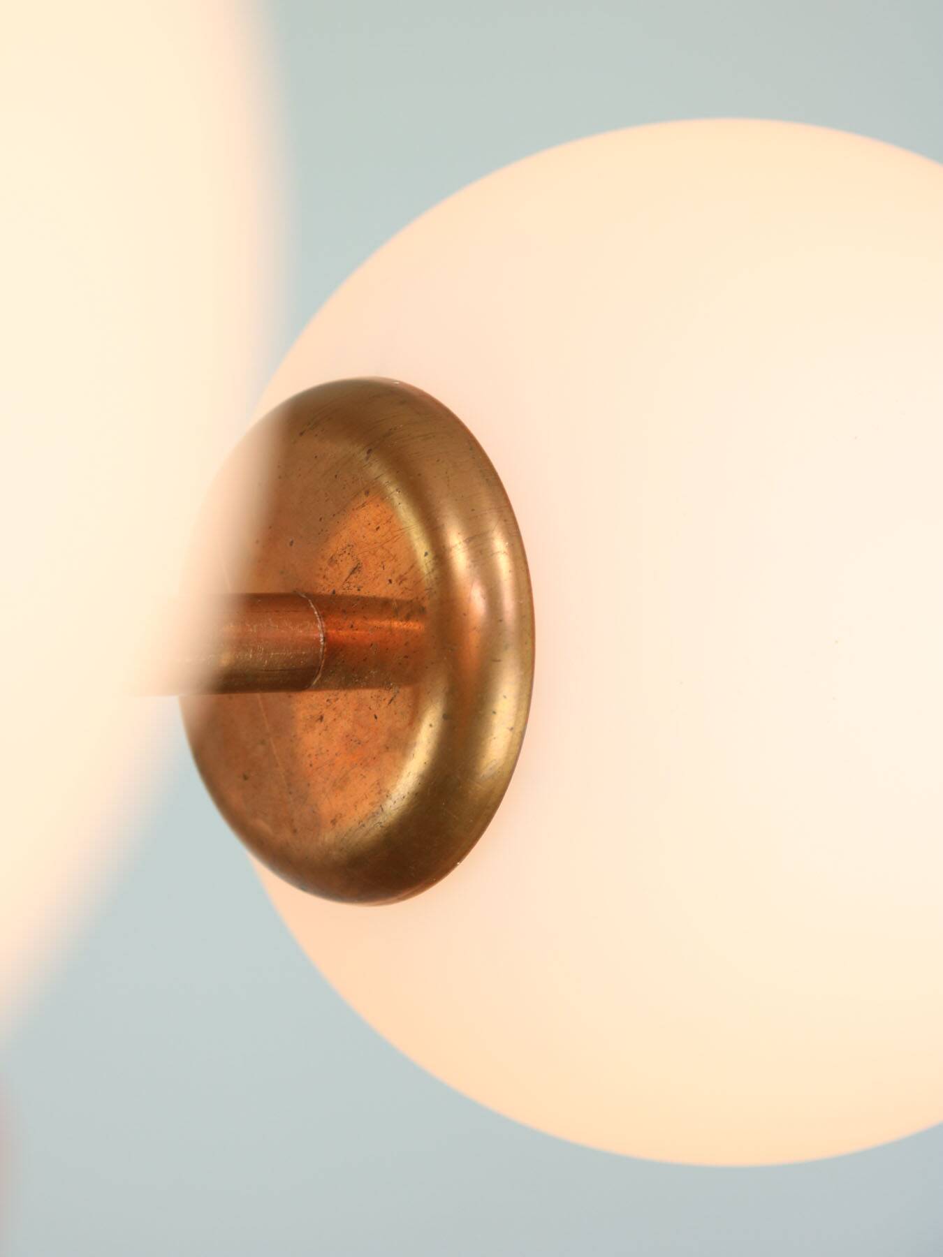 Mid-Century Modern Italian Chandelier in Copper and Opaline Glass, 1960s