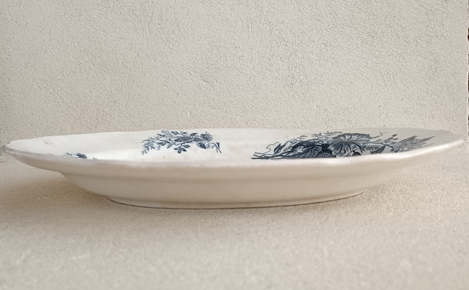 Oval iron earth dish