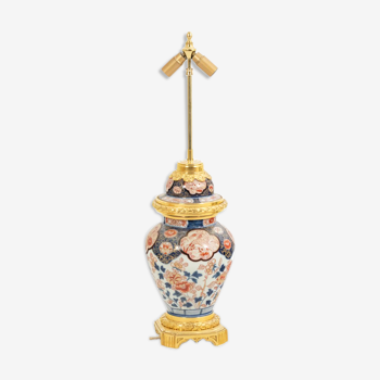 Pied de lampe en porcelaine d’Imari et bronze doré, circa 1880