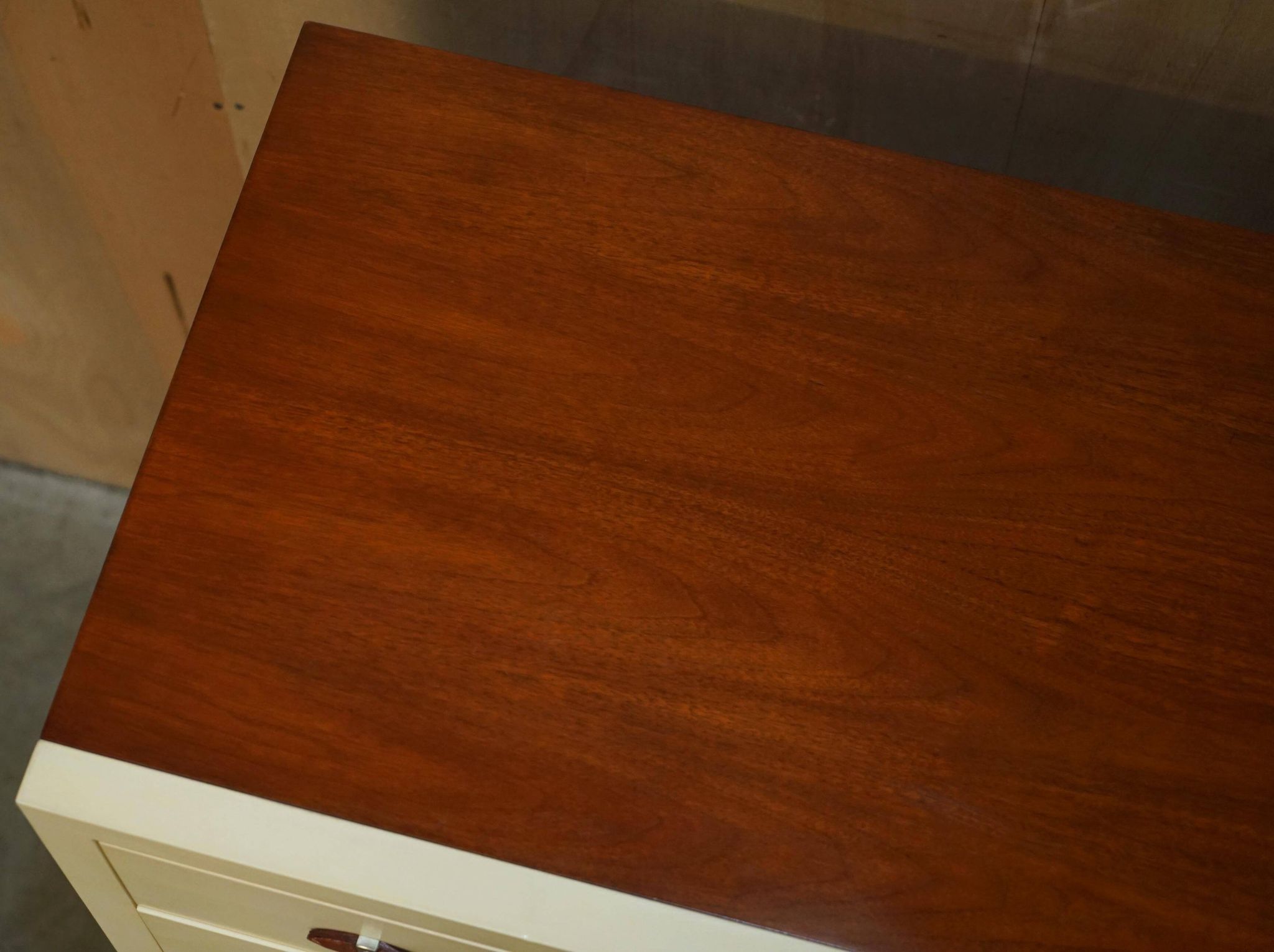 Commode Ralph Lauren Modern Hollywood cuir et bois