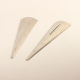 Minimalist triangular salad serving spoons by Jumbo.