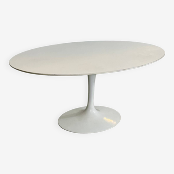 Oval Tulip Dining Table by Eero Saarinen for Knoll