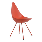 Drop 3110 chair designed by Arne Jacobsen for Fritz Hansen
