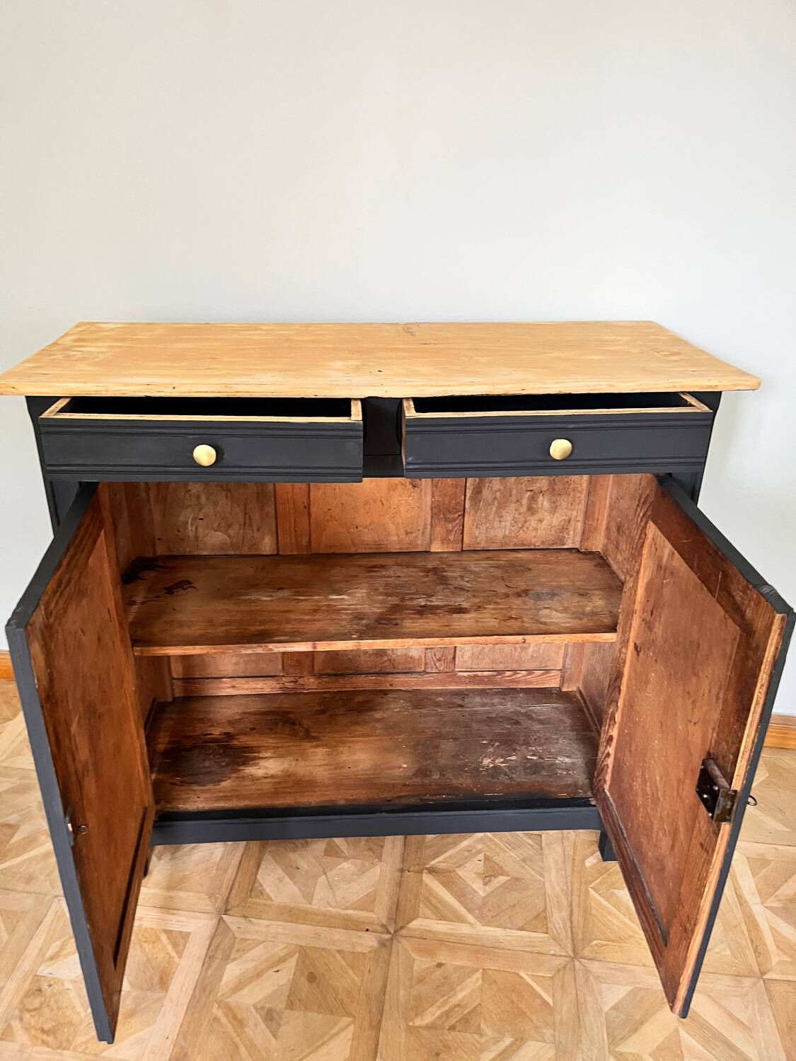 Old Parisian dresser