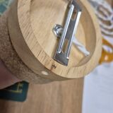 Wall lamp flower with petal design in rattan and linen