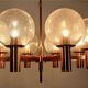 Lustre en cuivre et verre soufflé à la main par Ott International