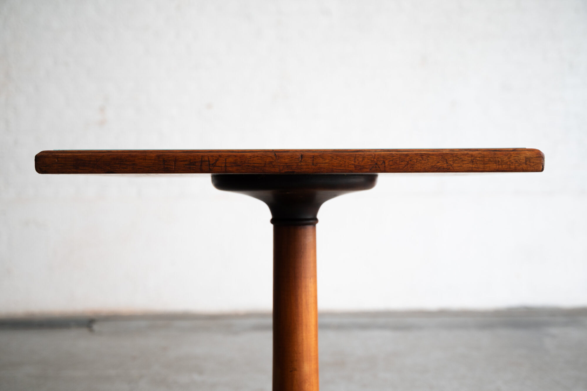 Table bistrot art déco, design français, années 1950