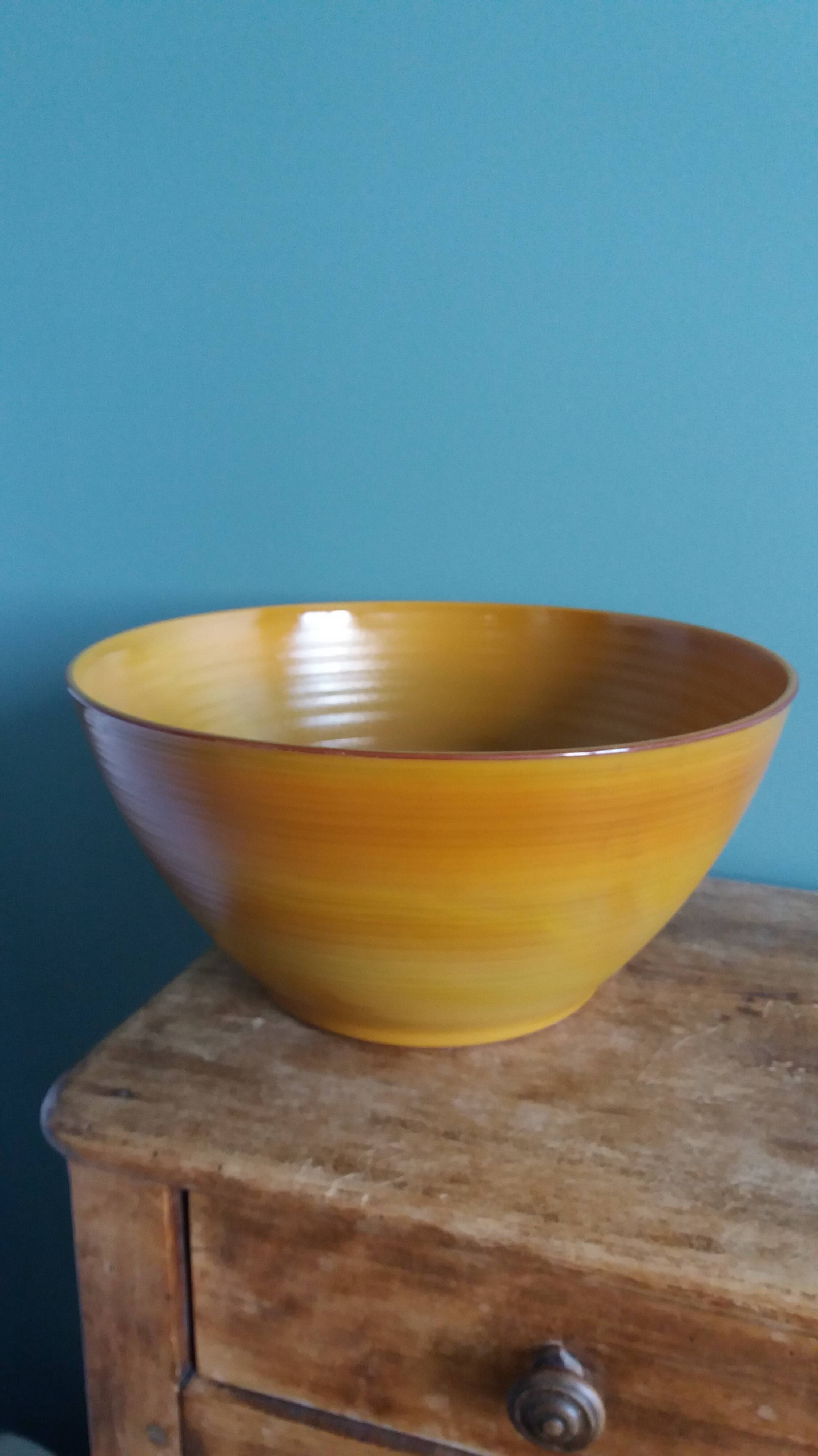 Arcopal Volcan salad bowl in caramel orange glass
