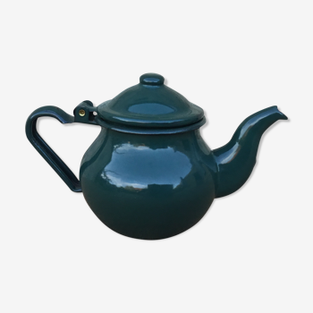Enamelled teapot