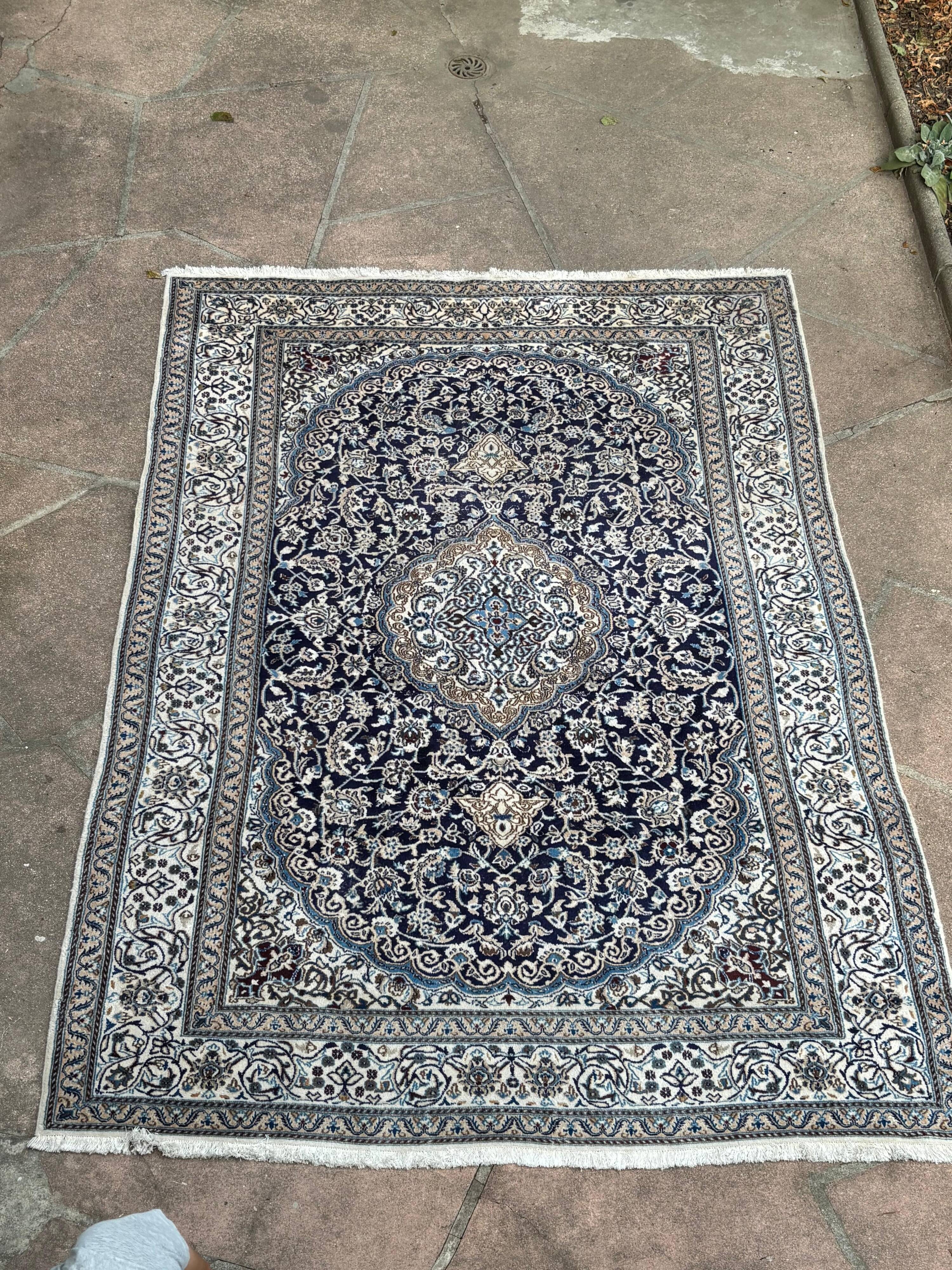 Grand tapis Nain bleu tufté main