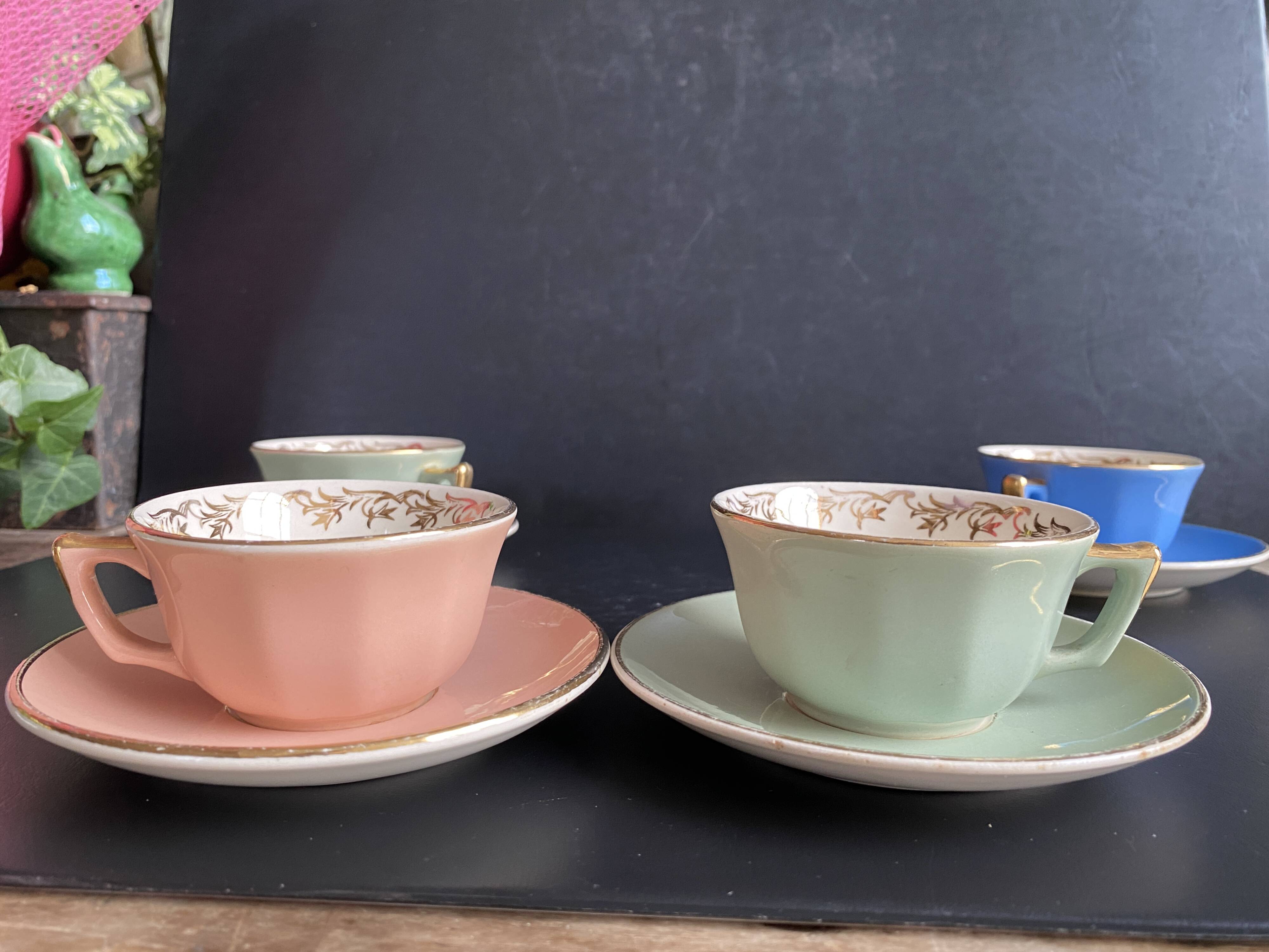 Set of 4 Villeroy & Boch Vintage 50s Cups and Saucers - Pastel & Gold