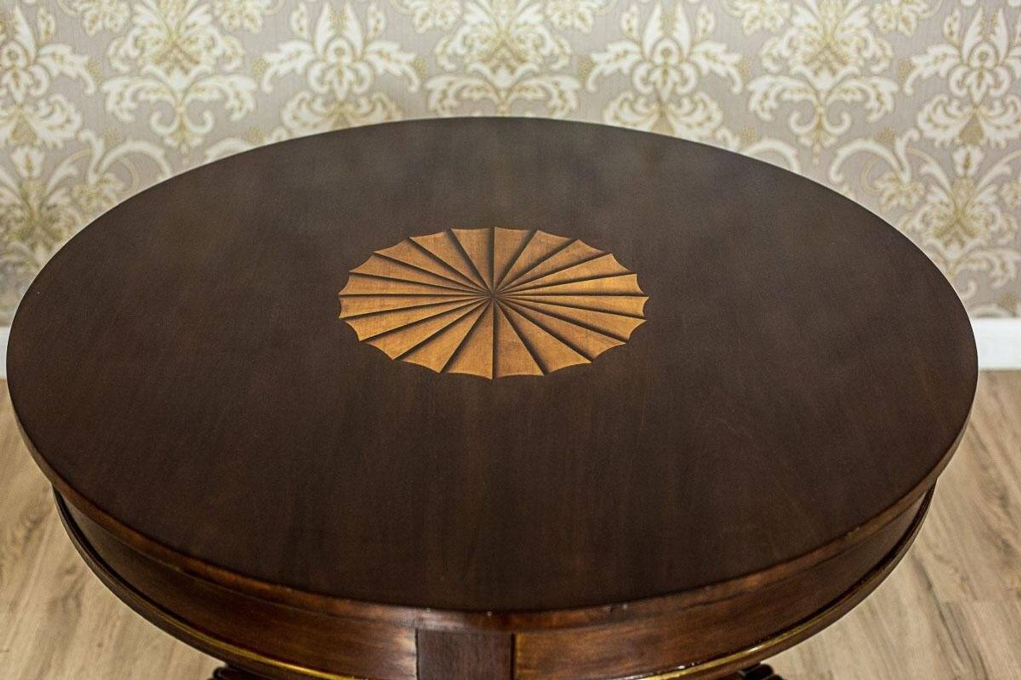 Table ronde avec chaises rembourrées, années 1950, ensemble de 5