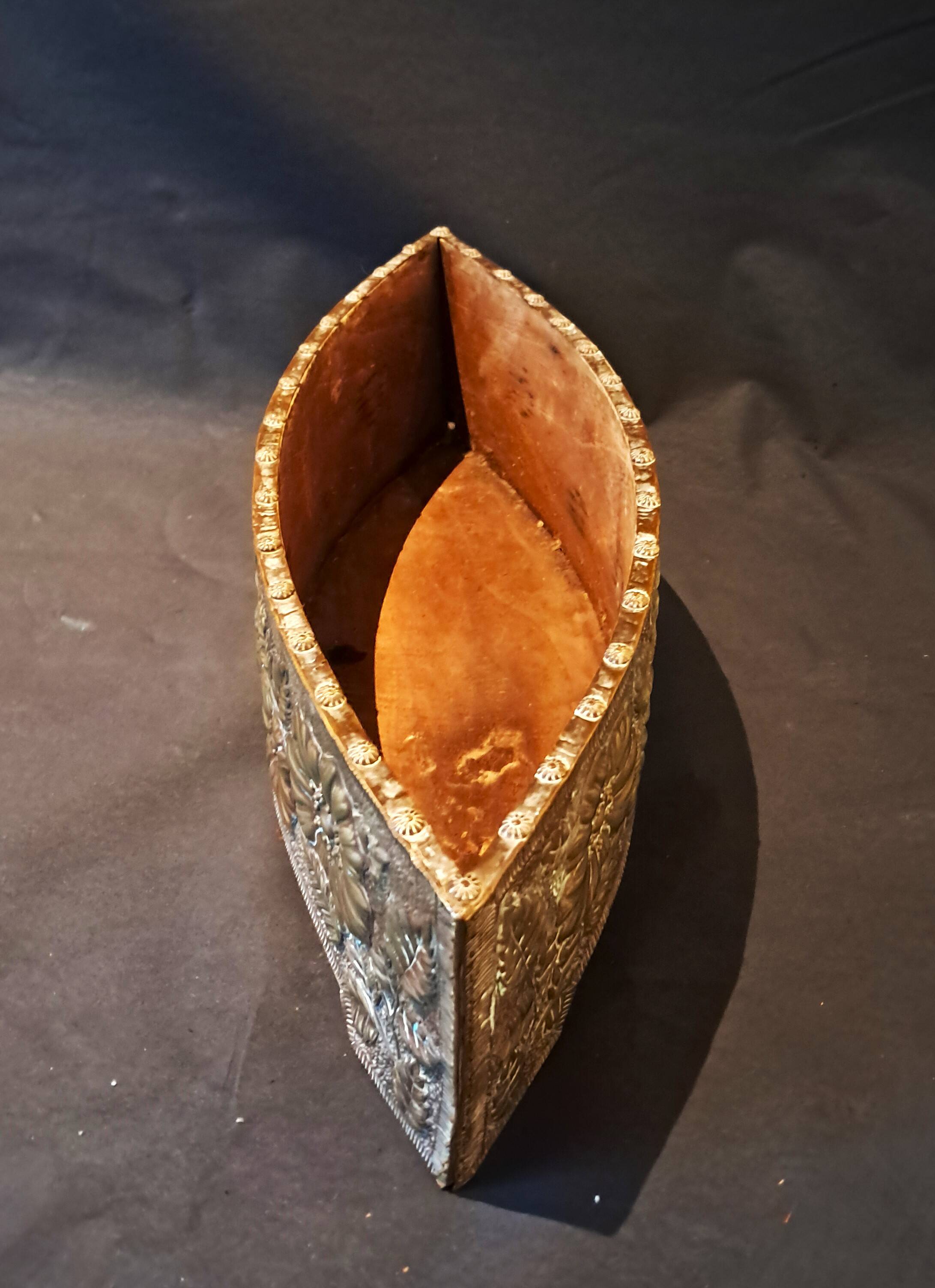 Art Nouveau Cachepot Planter in Marquise Shape with Floral Decoration in Lai