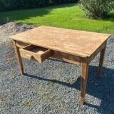 Farm table