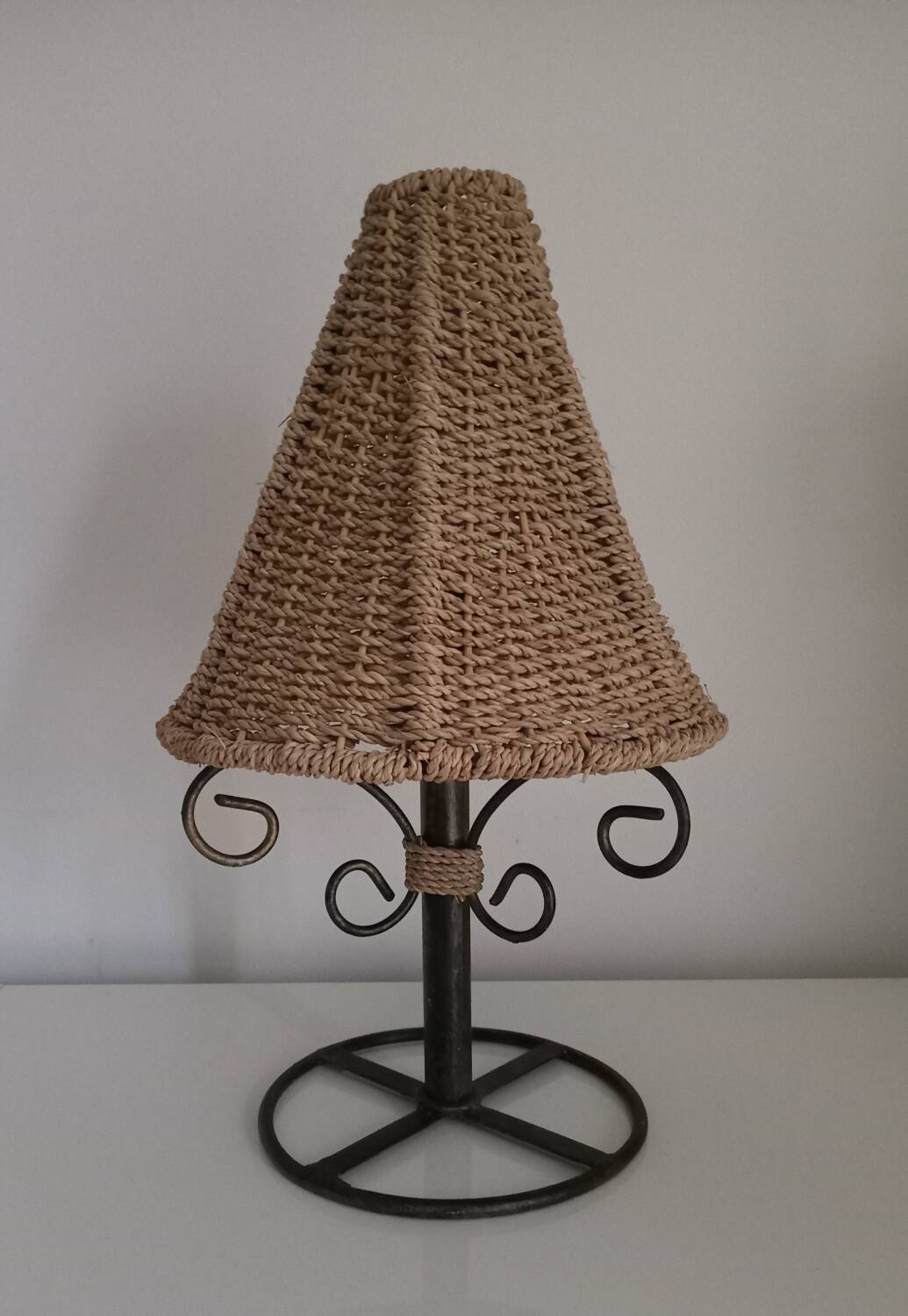 Table lamp