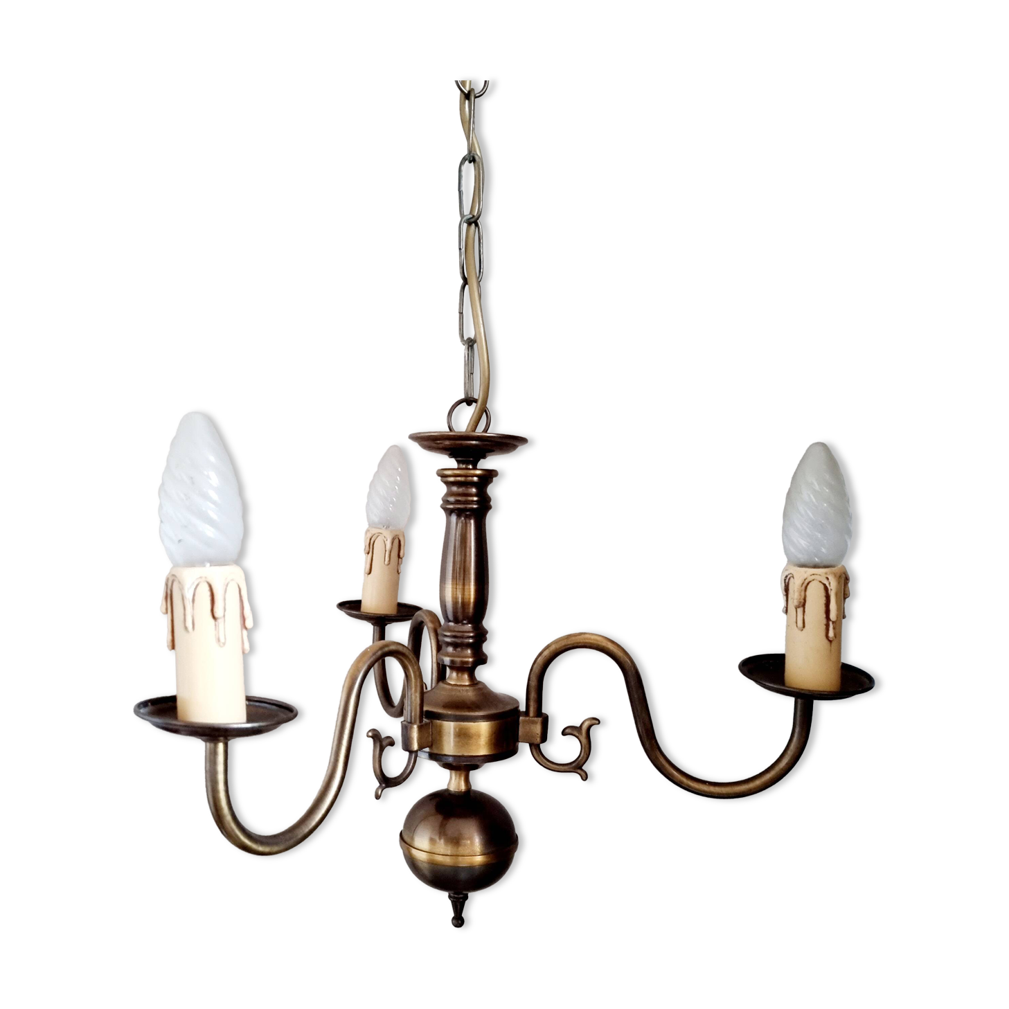Classic Dutch style brass lamp in golden bronze color